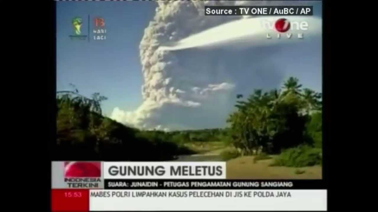 Indonésie : une éruption volcanique projette une colonne de cendres de 3 km de haut