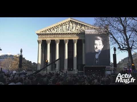 Hommage à Johnny Hallyday : L'émotion des fans sur les Champs-Elysées