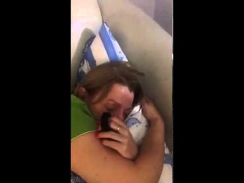 Il Filme sa Copine avec un Ronflement D'avion !