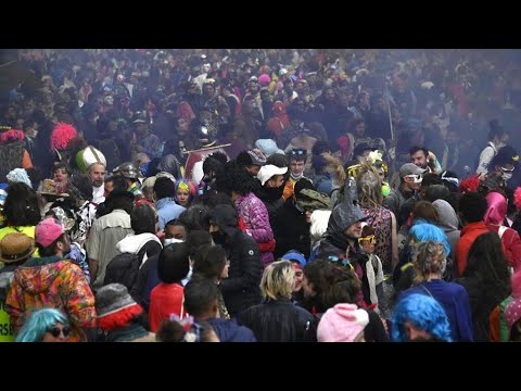 À Marseille, un carnaval non-autorisé rassemble environ 6 500 personnes sans mesures anti-Covid