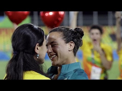 Rio 2016 : deux femmes se disent oui sur un terrain de rugby