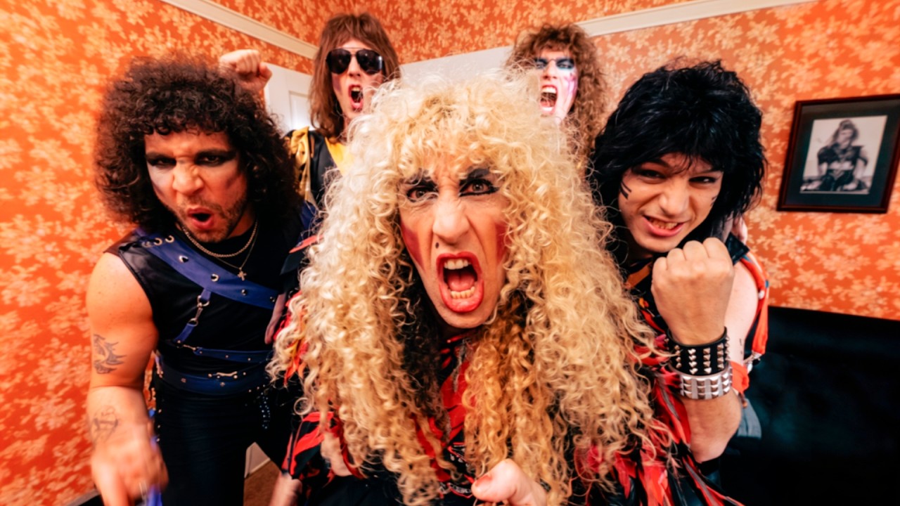 Twisted Sister - We're Not Gonna Take It (Official Music Video)