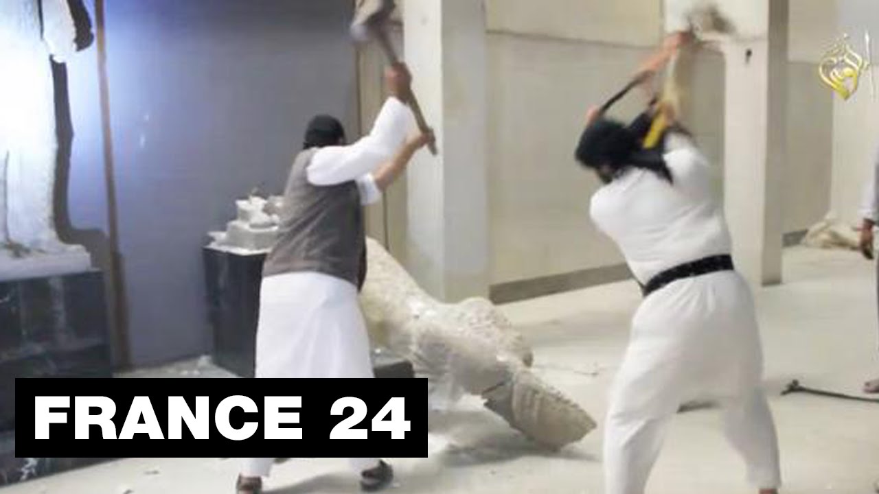 Pourquoi l'État islamique a brulé des livres et détruit des reliques à Mossoul ?