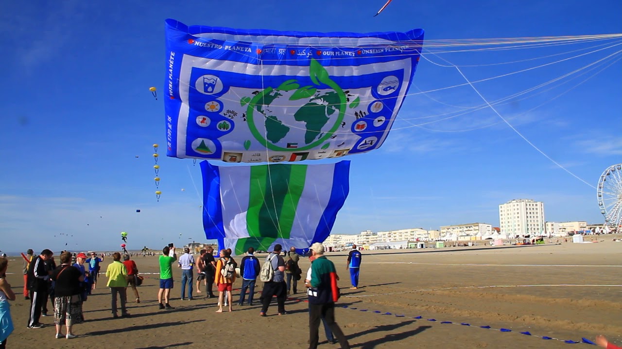 Le plus grand cerf-volant du monde à Berck sur mer (62)