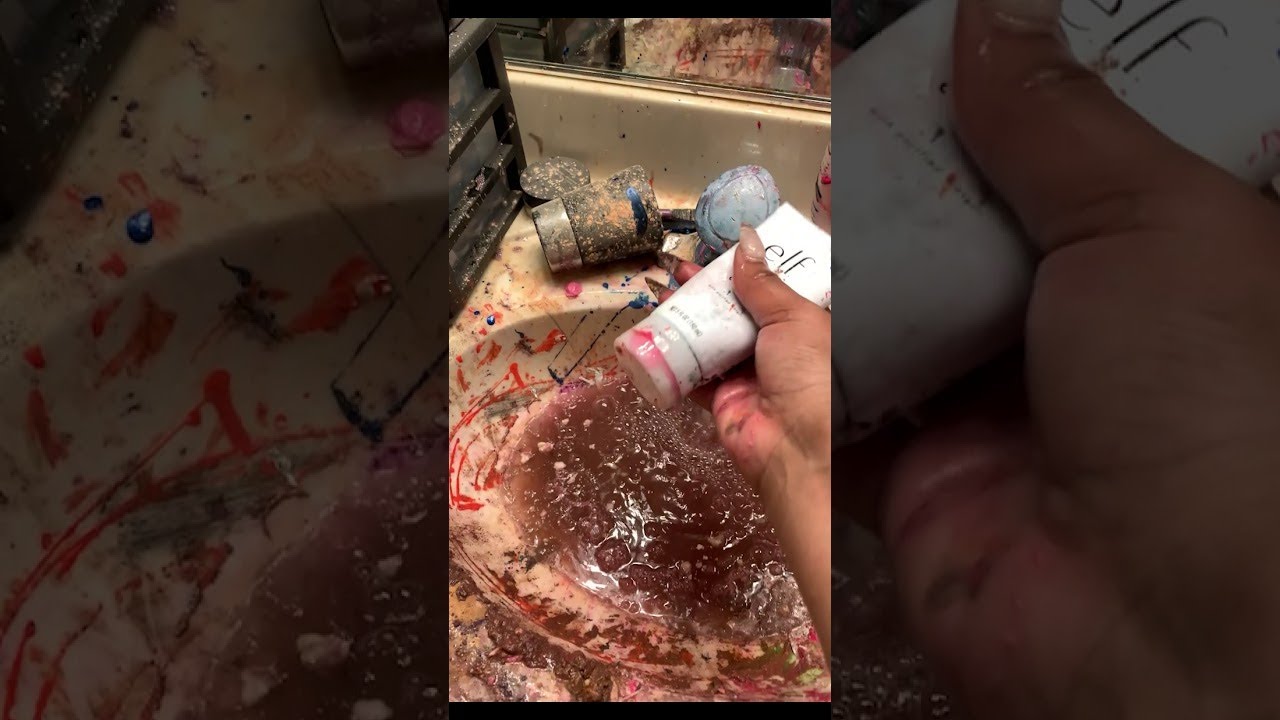 Mom Comes Home to Makeup Disaster || ViralHog