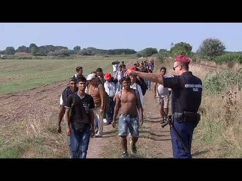 Les migrants de plus en plus nombreux à passer en Hongrie ; le gouvernement va déployer des…