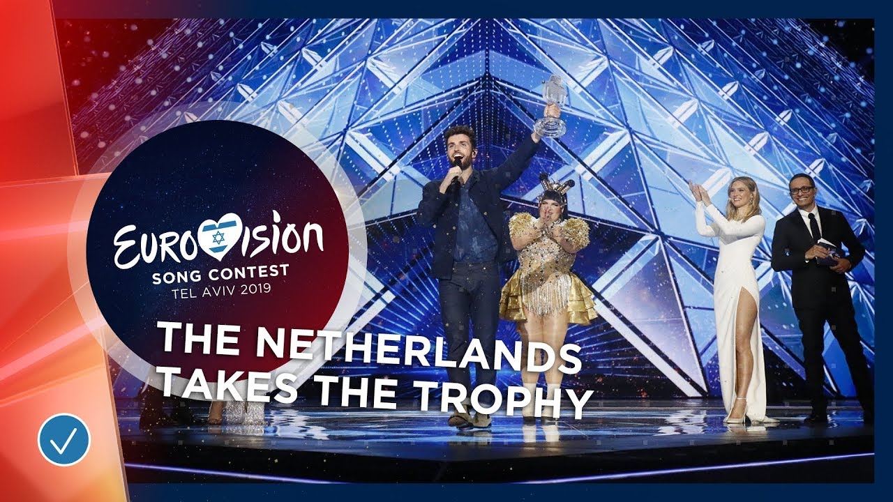 Duncan Laurence takes the Eurovision Trophy! ?? - Eurovision 2019