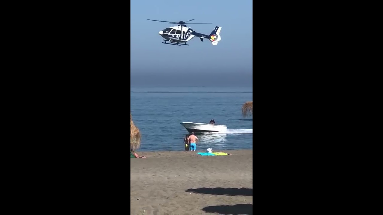 Helicóptero en la playa de Sabinillas