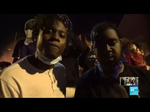 Mort de George Floyd : "Ne tirez pas, nous avons les mains en l'air", scandent les manifestants