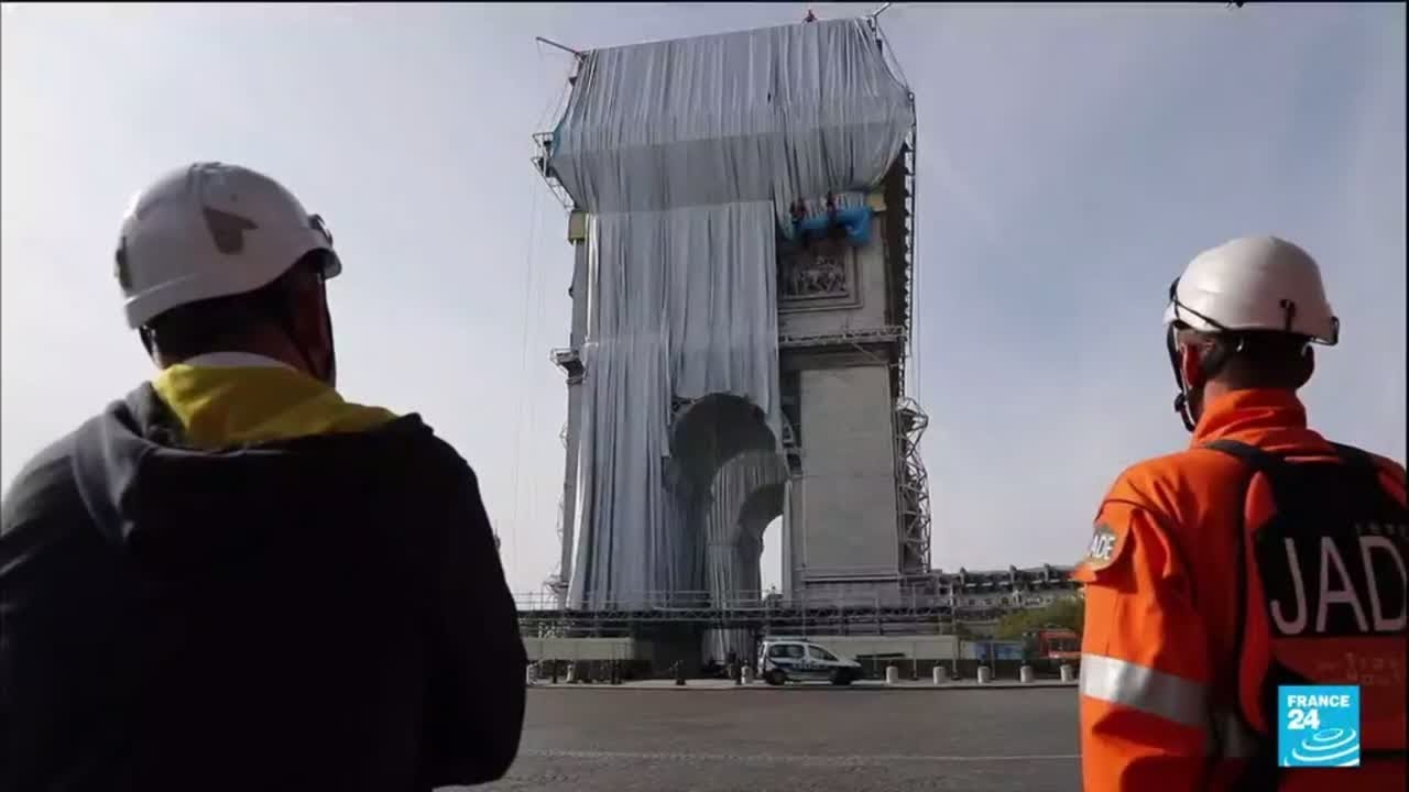 Arc de Triomphe à Paris : le monument transformé en oeuvre d'art de Christo • FRANCE 24