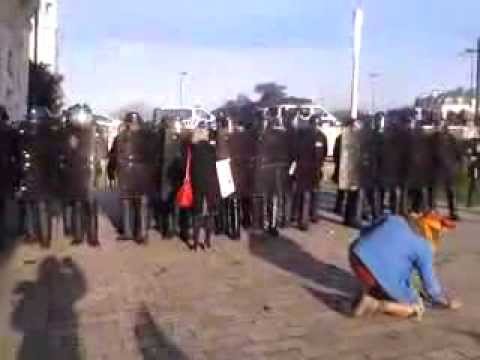 22 Février 2014 Une dame poussée à Terre par les CRS et un homme matraqué 10