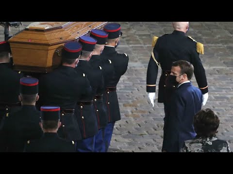REPLAY - Hommage national à Samuel Paty : discours d'Emmanuel Macron à la Sorbonne