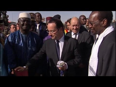 Hollande accueilli à Tombouctou... par un chameau - 02/02