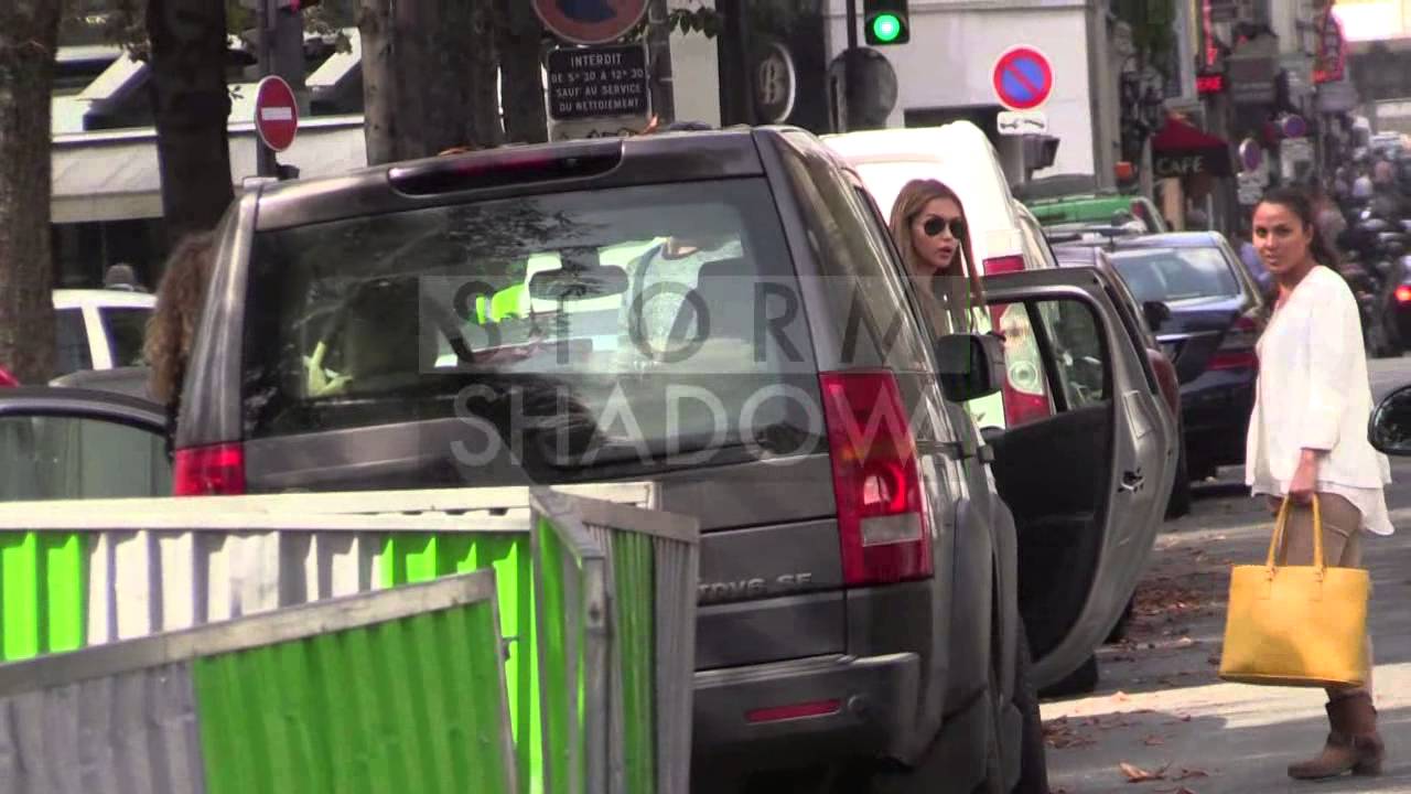 Nabilla et Thomas INSULTENT un photographe à Paris
