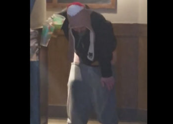 New-York : Un homme filmé en train de faire ses besoins dans un Starbucks !