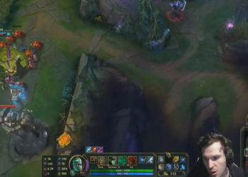 Un joueur de « League of Legends » se fait insulter par sa copine parce qu&rsquo;il parle trop fort !