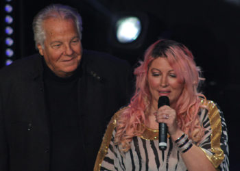 LTVA2016 : Loana en larmes après avoir reçu un vibrant hommage et un Laurier d’honneur !