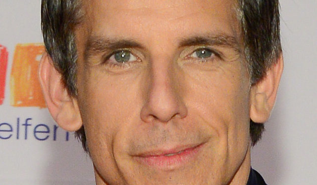 Ben Stiller fait un très grand selfie grâce à une immense perche !