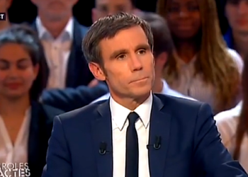 Des paroles et des actes: Un homme interrompt le débat et fait irruption sur le plateau