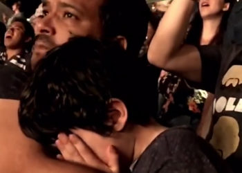 Un enfant autiste en larme au concert de Coldplay