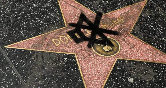 Vandalisée à plusieurs reprises, l’étoile de Donald Trump sur Hollywood Boulevard serait amenée à disparaître !