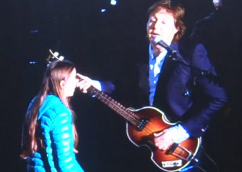 Argentine : Une fan de 10 ans monte sur scène pour jouer de la basse aux côté de Paul McCartney !