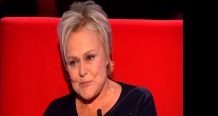 Muriel Robin victime d’un malaise sur scène a été admise à l’hôpital !