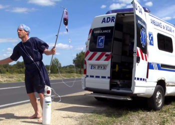 Rémi Gaillard parodie les Urgences dans sa nouvelle vidéo !