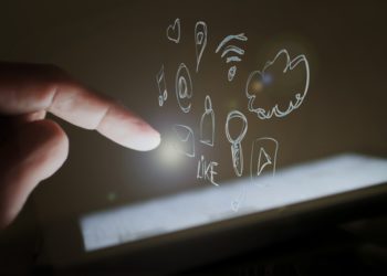 Suicide d&rsquo;une jeune fille sur Périscope : Les réseaux sociaux doivent-ils être mieux surveillés ?