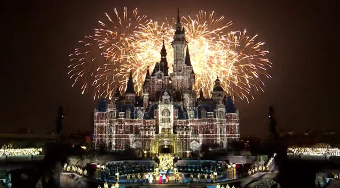 Disney ouvre son premier parc en Chine à Shanghai