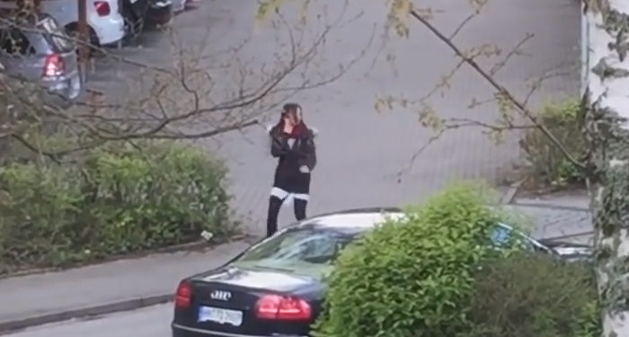Attaquée par un écureuil, une jeune femme appelle la police après avoir tenté un selfie avec l’animal !