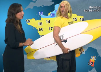 France 2 : Brice de Nice passe tranquillement devant la présentatrice pendant un bulletin météo !