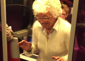 Une mamie fait le buzz sur internet après avoir fait le poirier dans un  TGV reliant Paris à Bordeaux !