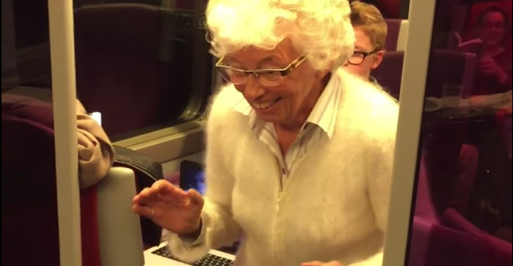 Une mamie fait le buzz sur internet après avoir fait le poirier dans un  TGV reliant Paris à Bordeaux !