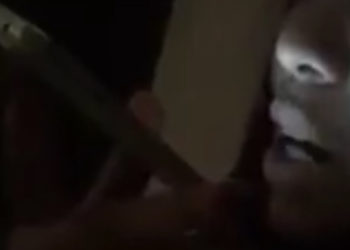 Elle arrive à parfaitement imiter la voix d&rsquo;un répondeur téléphonique !