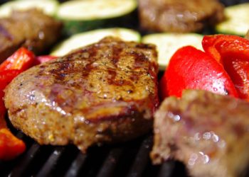 Seine-Saint-Denis : Parce que son steak est mal cuit, il poignarde son colocataire !