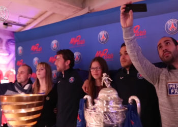 400 fans du PSG invités à réaliser un  » Mannequin Challenge  » en compagnie des joueurs dans la boutique de Paris !
