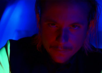 Nekfeu sort un album surprise en plein concert à Bercy