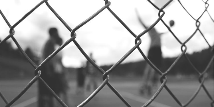 Drôme : Il frappe et tente d’étrangler sa prof de sport en plein cours !