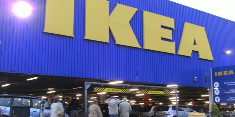 Excédé par les visiteurs de nuit qui squattent dans ses magasins, Ikea réagit et promet de sanctionner ses futurs intrus !
