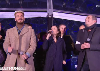 Téléthon : La chanteuse Jenifer oublie les paroles de la chanson « Au bout de mes rêves »