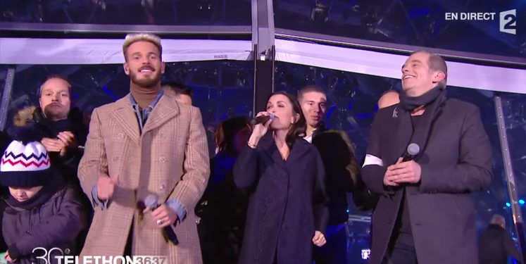 Téléthon : La chanteuse Jenifer oublie les paroles de la chanson « Au bout de mes rêves »