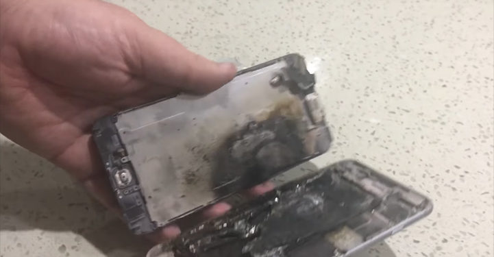 Son Iphone 6 lui explose dans les mains dans une boutique de réparation pour téléphone !