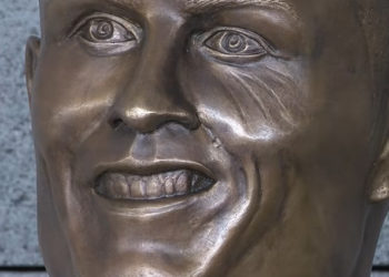 Découvrez la statue complètement ratée de Cristiano Ronaldo qui fait le buzz !