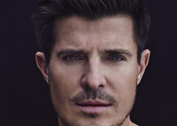Vincent Niclo dévoile son nouveau clip très émouvant « Qu’on Me Regarderait »