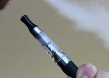 Pour quelles raisons certains pays interdisent la cigarette électronique ?