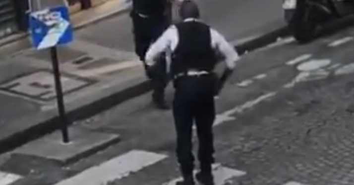 Coronavirus. Regardez ce policier en train de danser dans une rue de Paris