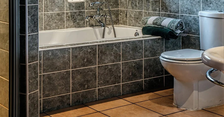 Dax : Une dame âgée reste enfermée trois semaines dans sa salle de bain après être tombée