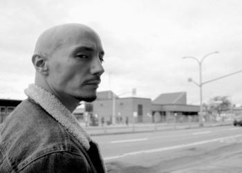 Vaï de retour avec son nouveau titre « Suffoque »