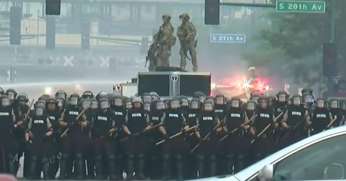 George Floyd : Le policier responsable de sa mort a été arrêté